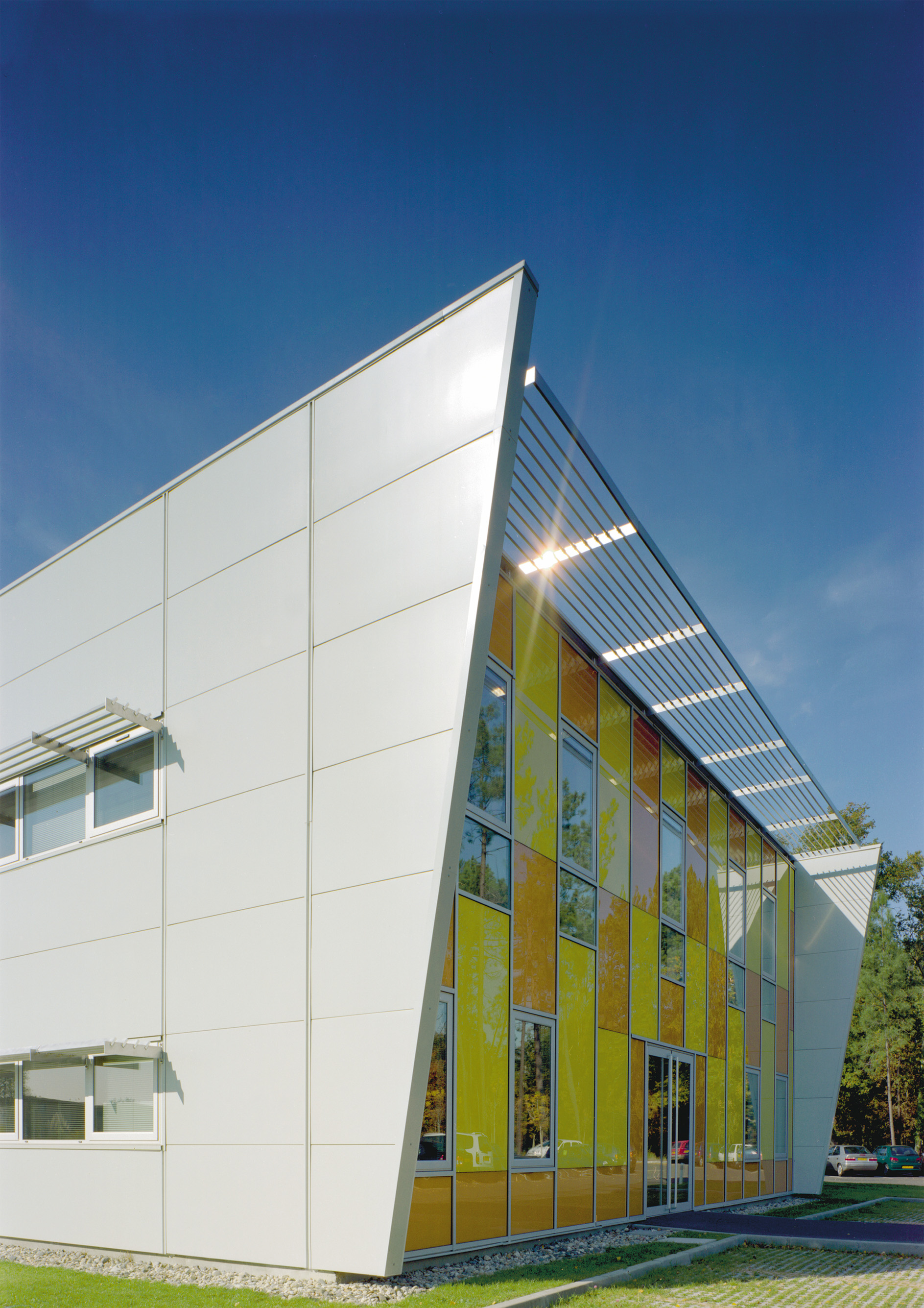i2S headquarters